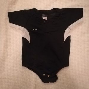 Nike Short Sleeve Onesie (24mo/2T)